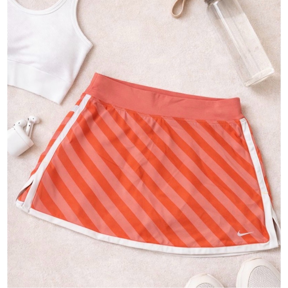* Nike Fit Dry L Coral & White Striped Tennis Skirt With Built-In Shorts